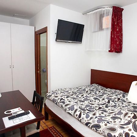 Guest House Isabel Zagabria Esterno foto