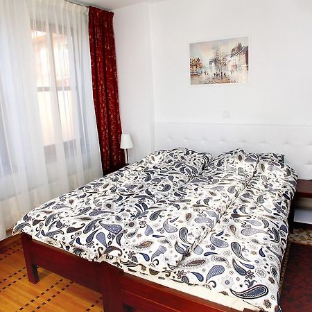 Guest House Isabel Zagabria Esterno foto