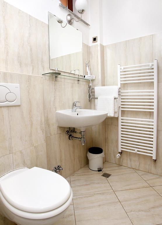 Guest House Isabel Zagabria Esterno foto