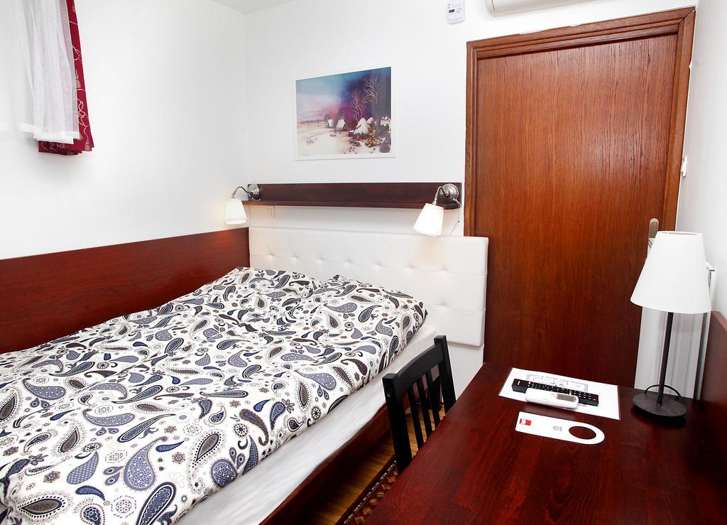 Guest House Isabel Zagabria Esterno foto